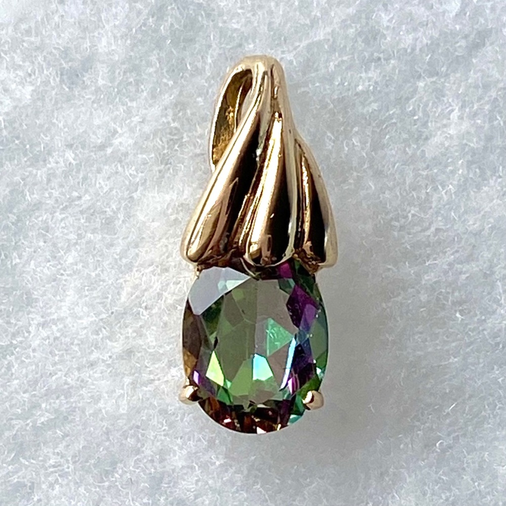 Elegant Gold and Multicolor Pendant Necklace - Picture 12 of 17